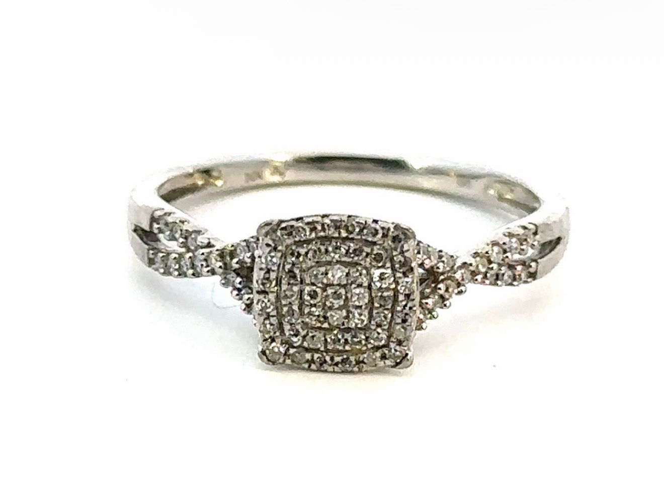 Woman’s Ladies 10k White Gold Clear Stone Ring Ring Size 7 GP3121887