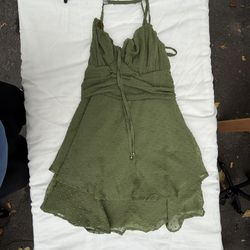 Women’s green dress (XL)