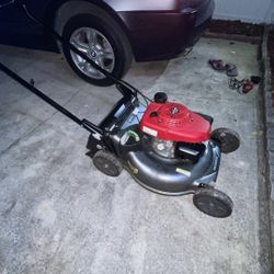 Lawn Mower Honda Self Propelled Works Perfect For Your Business Almost Brand New 