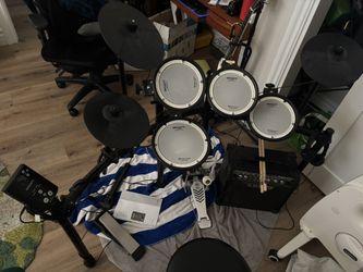 Roland TD1 Great Shape. Amp Is Not Included