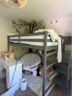 Full size loft bed