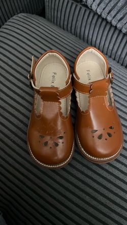 Girls shoes