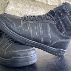 Levi’s boots ( pick up only ) size 7.5Mens $29 FIRM