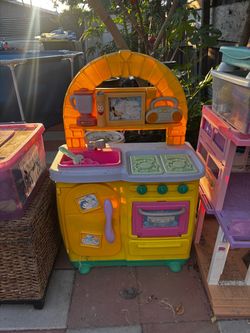 Dora kitchen