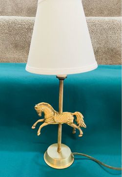 Vintage beauty! Solid brass carousel horse table lamp with shade