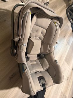 Nuna carseat