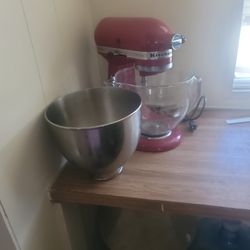 Kitchenaide Mixer  Need Sold Asap