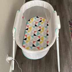 Fisher Price Bassinet With Vibration