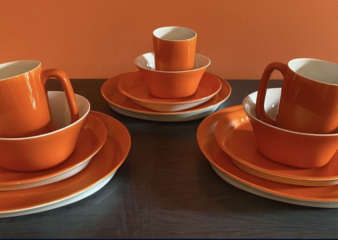 Rachael Ray 12 piece round/square stoneware set