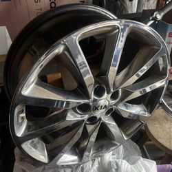 2016 - 2020 Kia Sorento Chrome Rims 19”