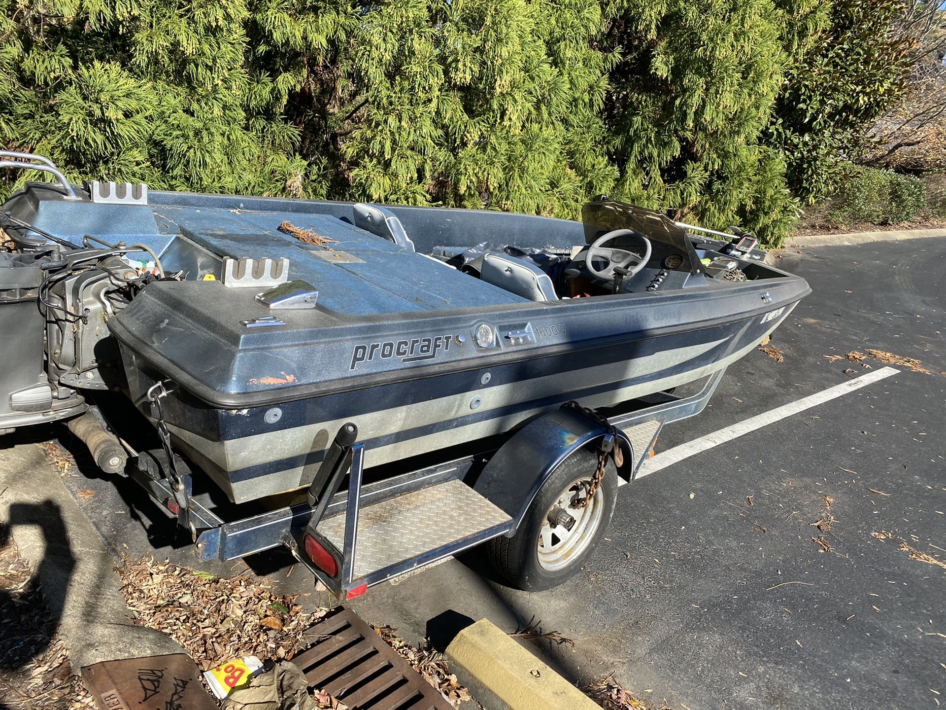 PRO CRAFT 16ft BASS BOAT