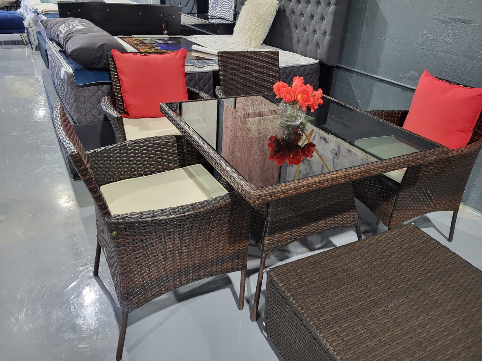 PATIO TABLE SET BROWN 4 CHAIRS 35X35X28