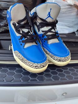 LIGHTLY USED JORDAN BASKETBALL SPORT SHOES SIZE 11 