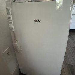 LG 10,000 BTU Dual Inverter Portable Air Conditioner with Wi-Fi