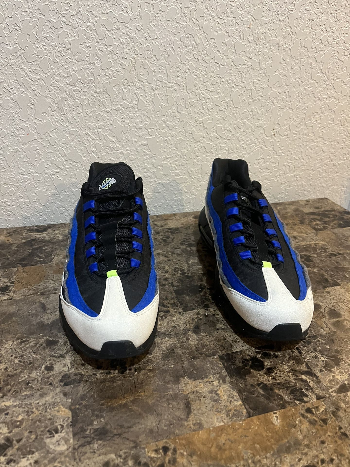 nike air max 95 SE Size 12