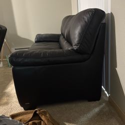 Leader Black Couch 