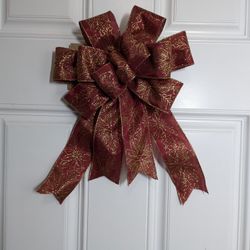 Beautiful 11" x 17" Holidays Bow
