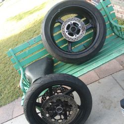 Michelin Front Tire Size 120/70/17 Back Tire 19/50/17