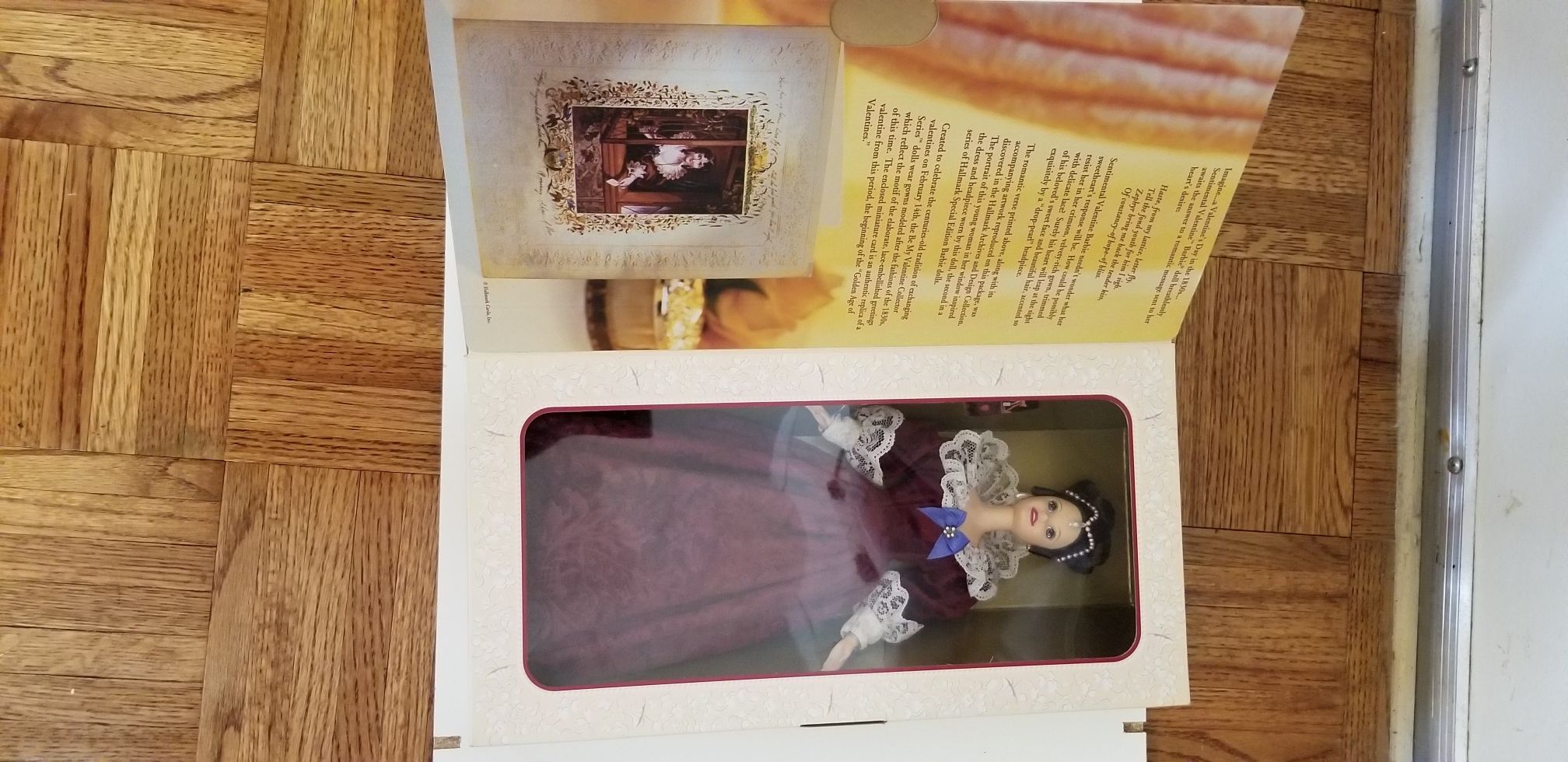 Valentine Barbie Vintage NEW in box