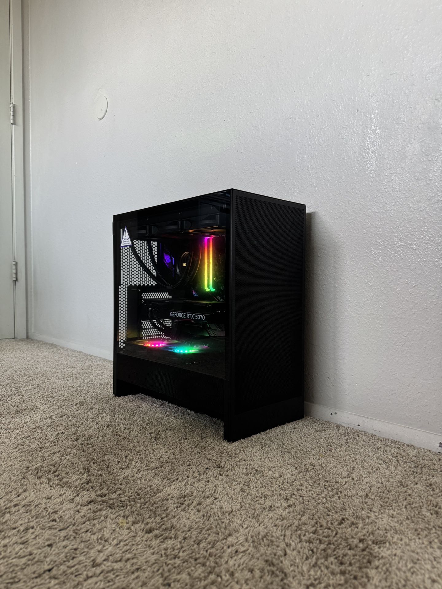 High End RTX 5070 Gaming PC