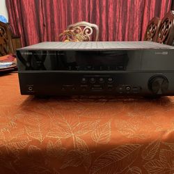 Yamaha Receiver  RX-V375 5.1 Channel 3D A/V Home Theater Receiver