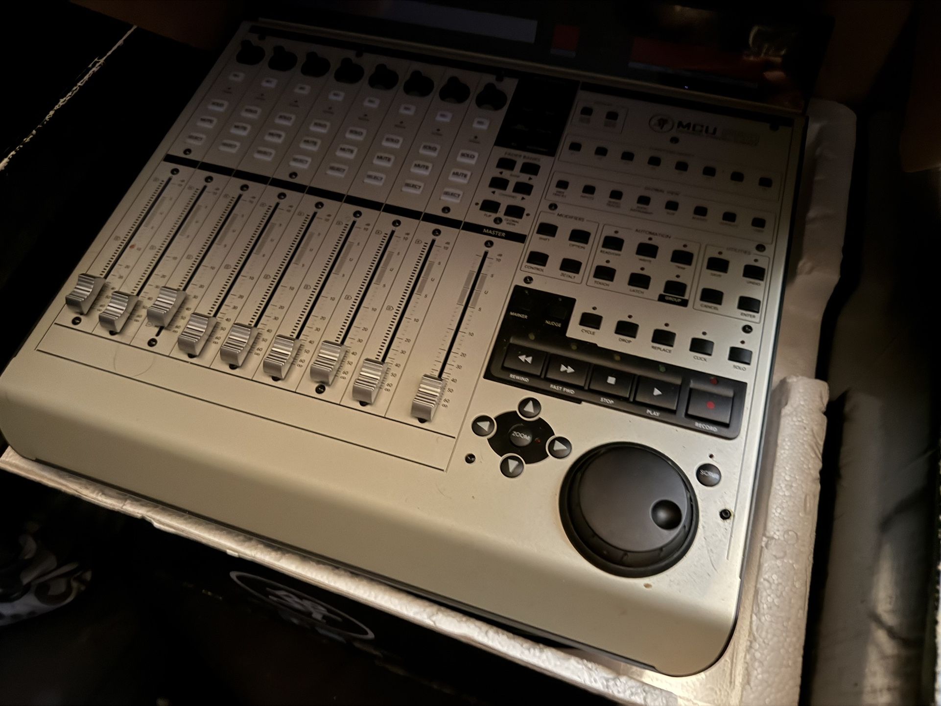 Mackie MCU Pro Master Control center