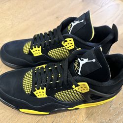 Air Jordan 4 Thunder Sz11