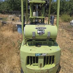Forklift 