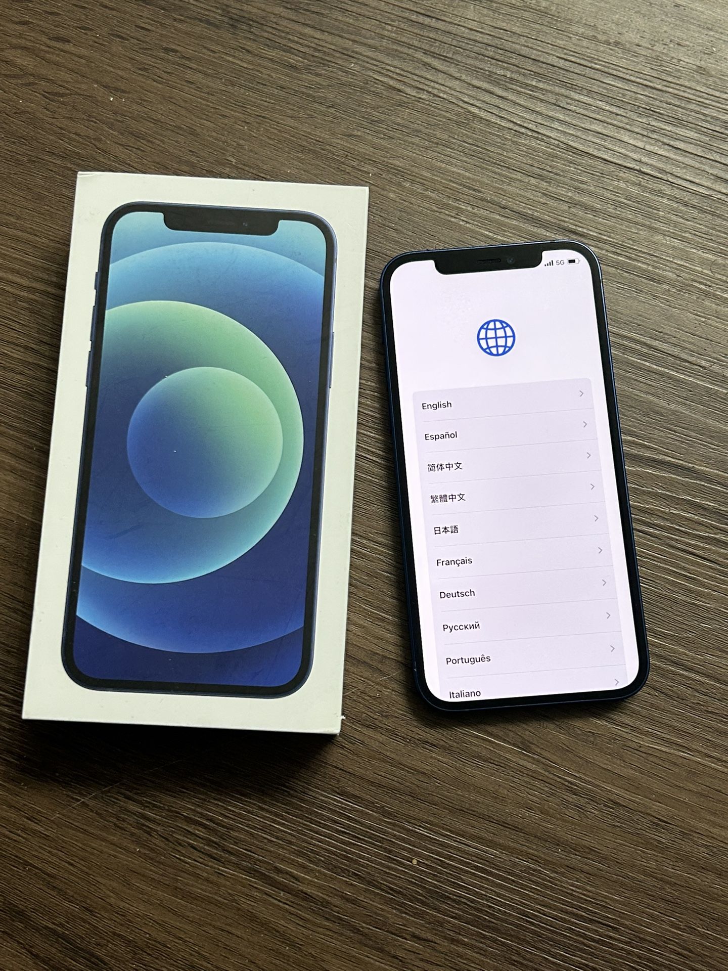 iPhone 12 128gb Blue & iPhone SE 2nd generation 128gb