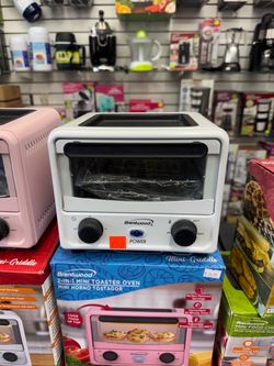 White Mini Toaster Oven w/ griddle on top