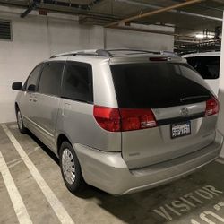 2004 Toyota Sienna