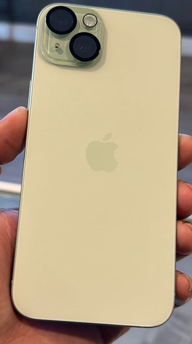 iPhone 15 Plus