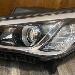 2016 Hyundai Sonata Left head light