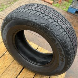 (265/70/17) Tire