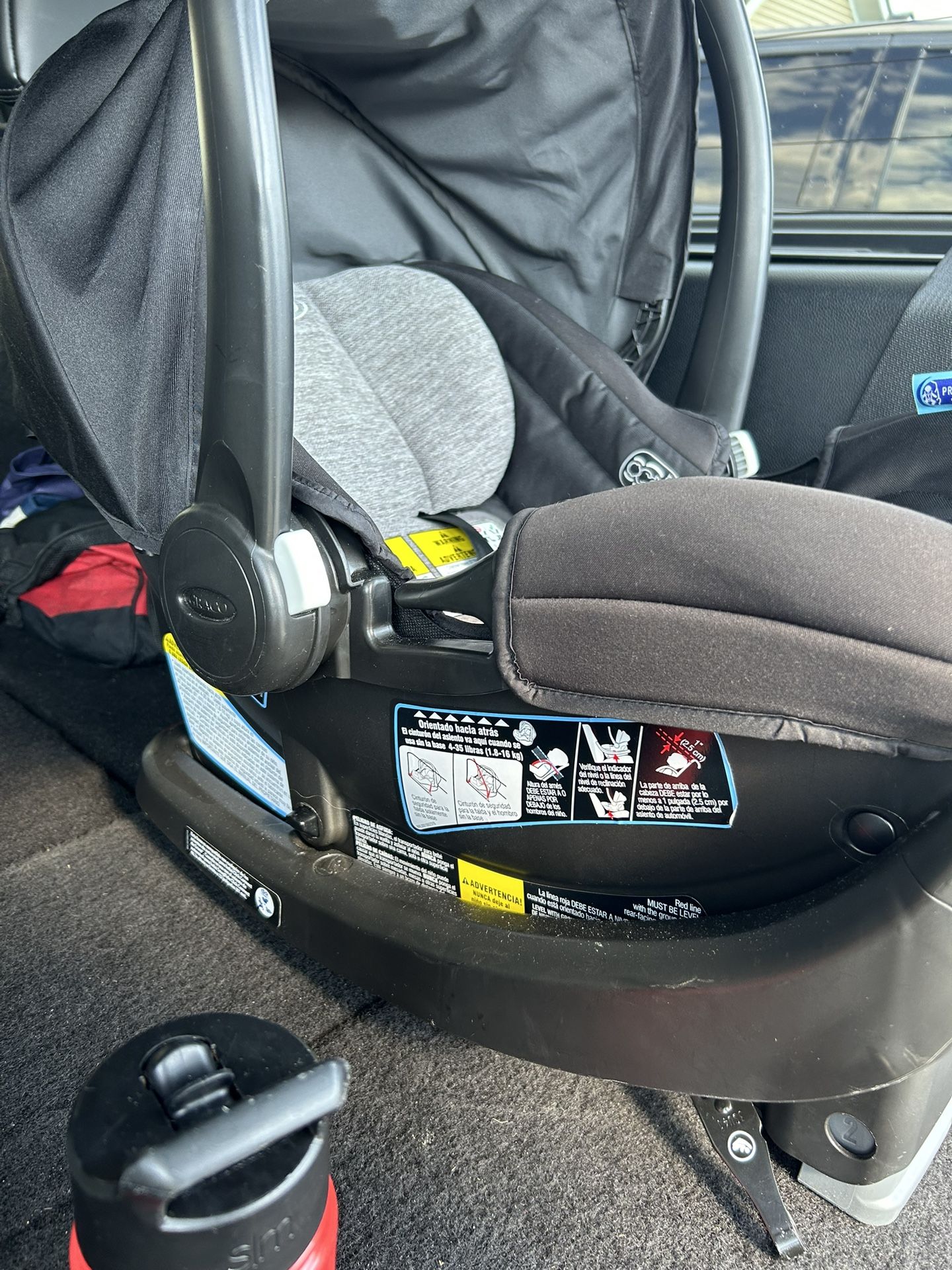 Graco Infant Carrier/ Car Seat