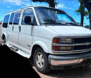 2000 Chevrolet Van