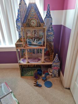 Cindrella Castle Barely Used