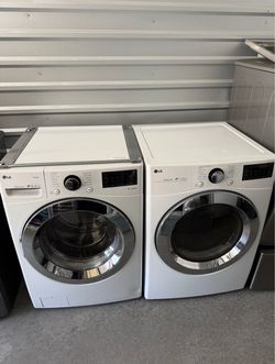 LG Front Load Washer & Gas Dryer Set – Steam/Sensor Dry – $650