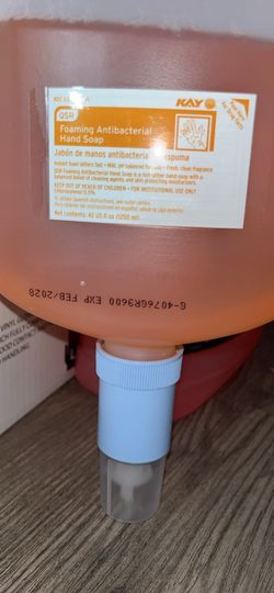 Foaming antibacterial hand soap
