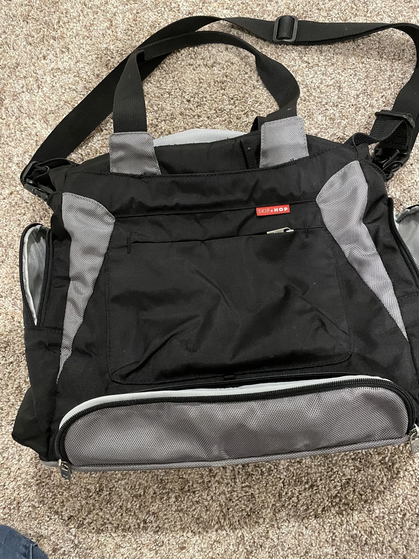 Like new Skip Hop diaper bag!