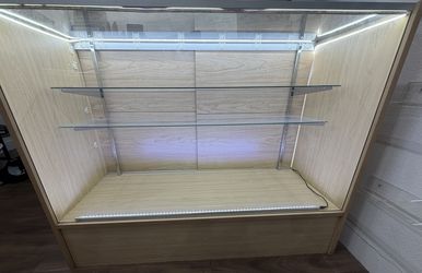 Glass display, retail display, retail store, store fixture, display, boutique, product display, smoke shop