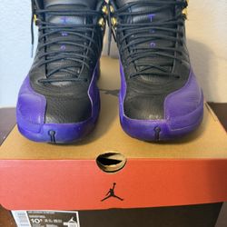 AIR JORDAN 12 RETRO BLACK/FIELD PURPLE SIZE 10.5