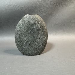 LEE SPILLER CARVED ROCK VASE ~ MCM ~ NEW HAMPSHIRE MAINE ARTIST / SIGNED 3 1/2"