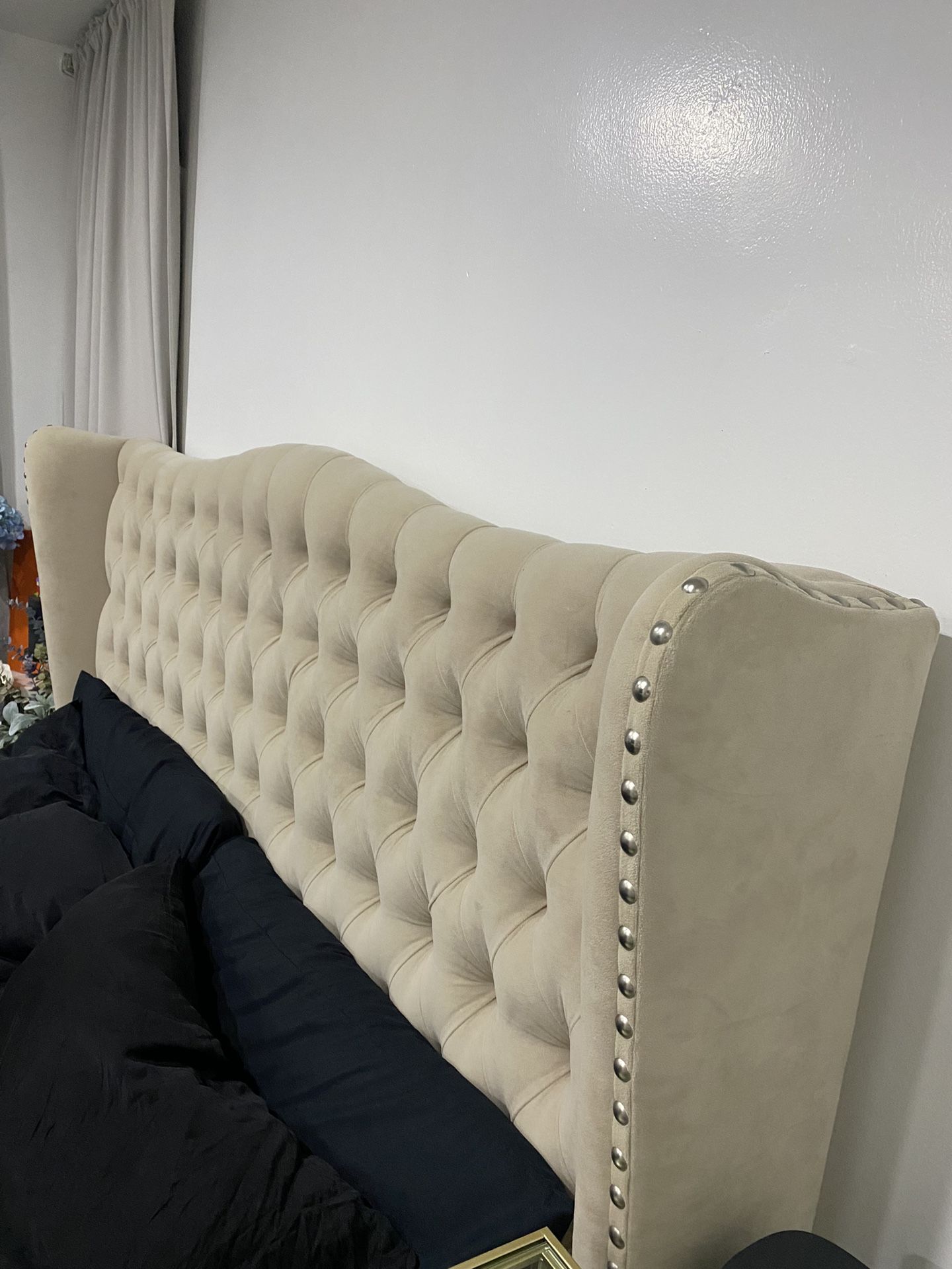 Z GALLERIE JAMESON BED CAL KING W/ FREE MEMORY FOAM MATTRESS!!! for