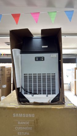 Bar ice maker