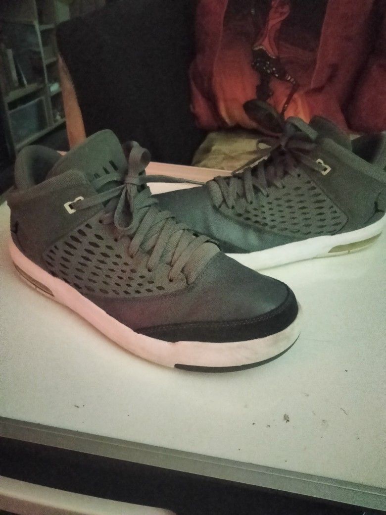 Jordans, mens size 12