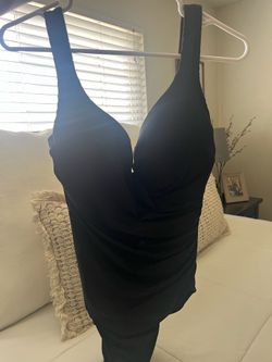 Women’s bathing suit