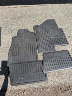 Set of (4) Truck Mats