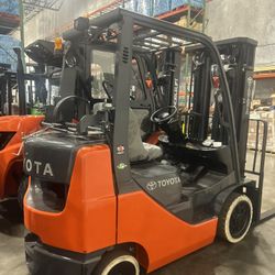 2018 8FGCU25 5,000 LBs TOYOTA FORKLIFT OBO