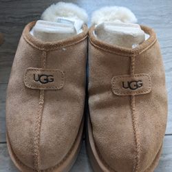 UGG Slippers Size 7